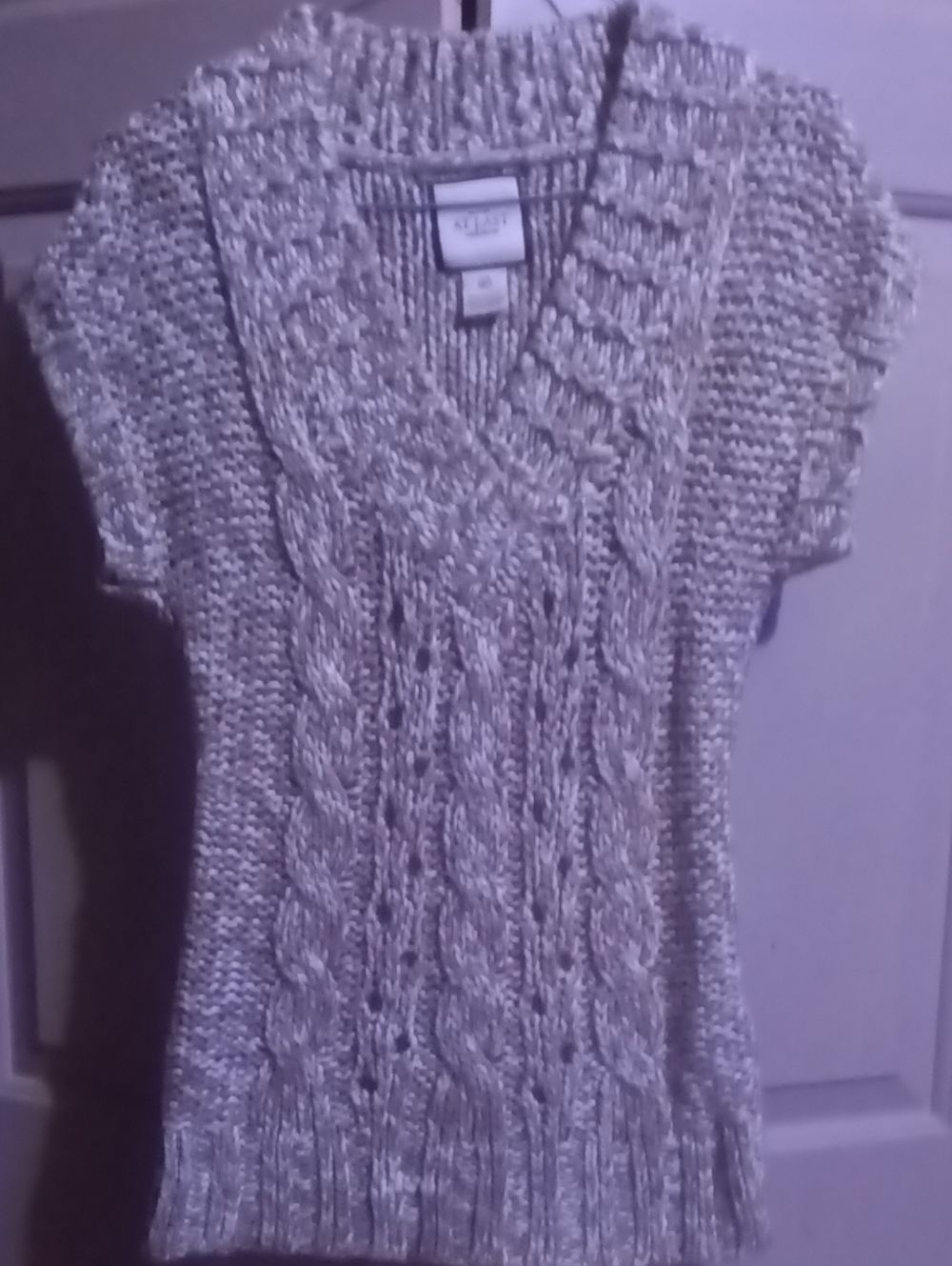 Cable Knit Short-Sleeve Sweater - Gray